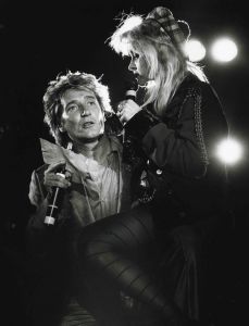 Rod Stewart, Cyndi Lauper  1985  LA.jpg